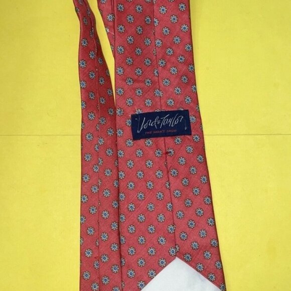 Vintage Lord & Taylor "The Men's Shop" Necktie - Picture 5 of 10